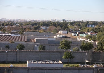 La mano ejecutora de las viviendas ilegales en Cádiz: grupos de poder con vínculos en los ayuntamientos